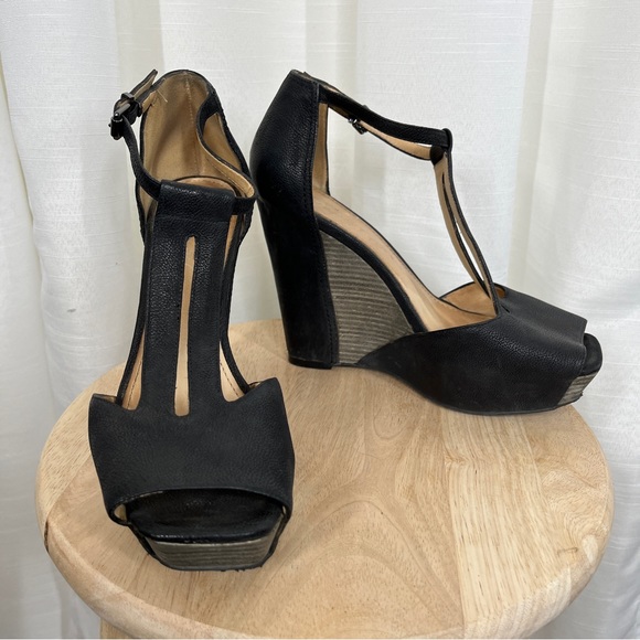 Kenneth Cole Shoes - Kenneth Cole Black stacked platform wedge heels